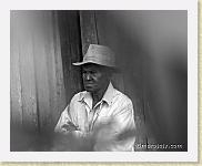 n&b 06 * Un autre veil homme au chapeauAnother old man with a hat
©Eric Mathieu * 800 x 641 * (44KB)